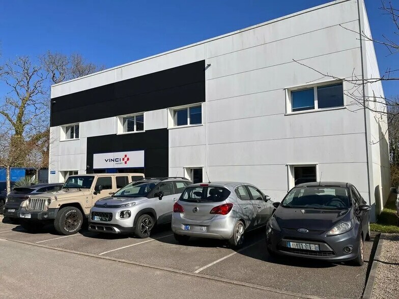 Flex in Crach for lease - Building Photo - Image 2 of 2