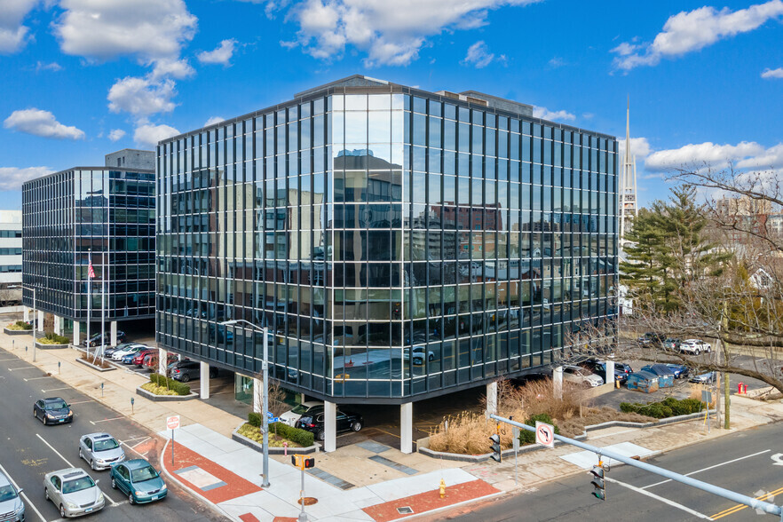 1111 Summer St, Stamford, CT for lease - Building Photo - Image 2 of 4