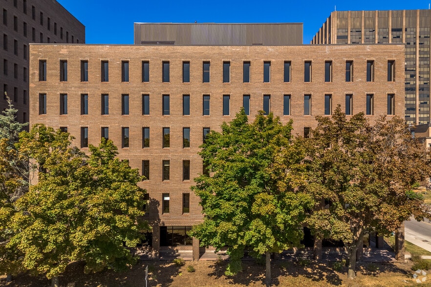 560 Rochester St, Ottawa, ON for lease - Building Photo - Image 2 of 3