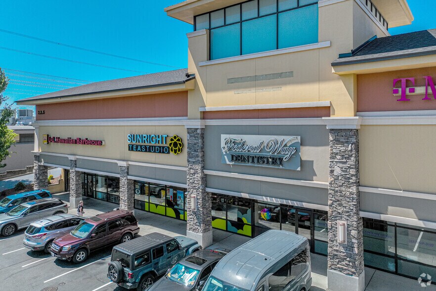 32057-32073 Pacific Hwy S, Federal Way, WA for lease - Building Photo - Image 1 of 4