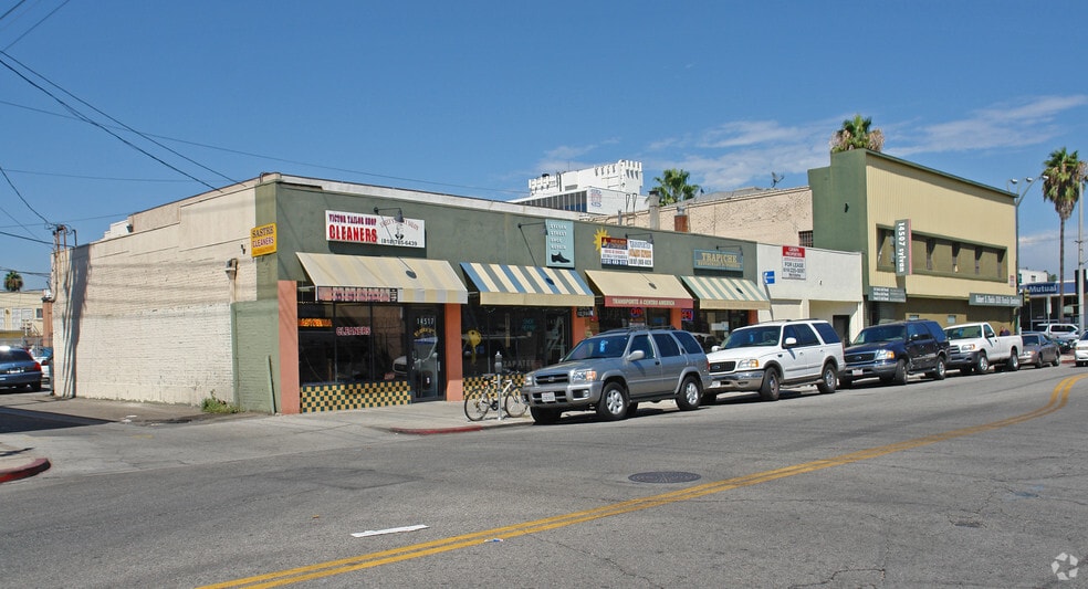 6301-6305 Van Nuys Blvd, Van Nuys, CA for sale - Building Photo - Image 2 of 5