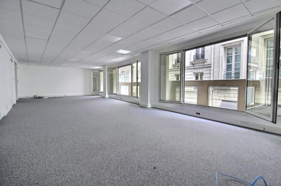 1 Rue De Gramont, Paris for lease Interior Photo- Image 1 of 9