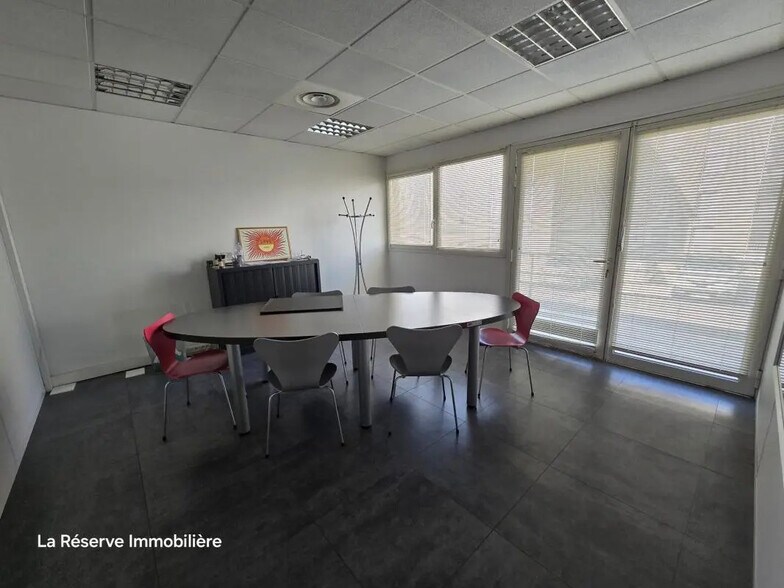 Office in Avignon for sale - Interior Photo - Image 1 of 10