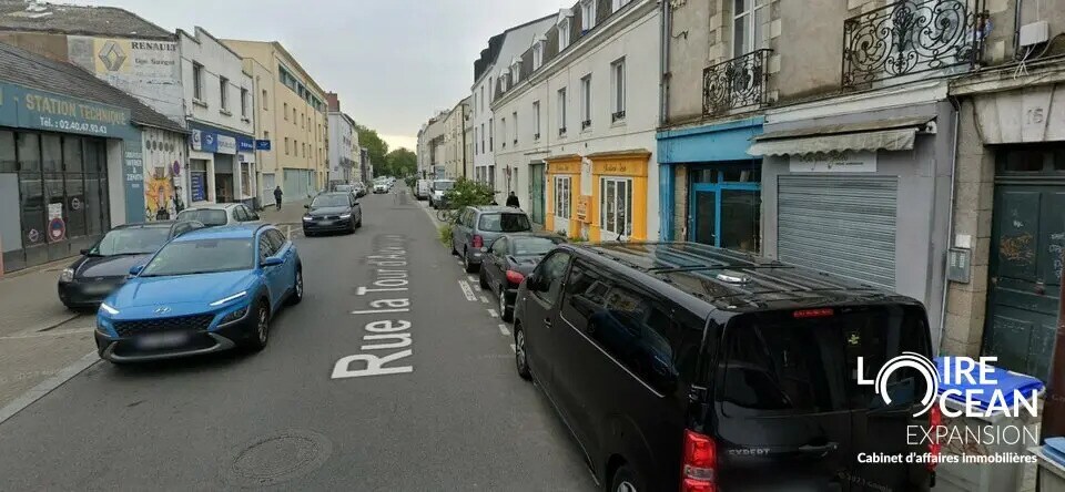 Retail in Nantes for lease - Building Photo - Image 2 of 4