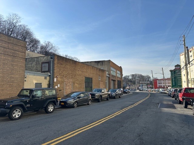 160 Saw Mill River Rd, Yonkers, NY for lease - Building Photo - Image 1 of 4