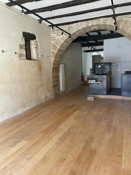 Retail in Hennebont for lease - Building Photo - Image 3 of 5