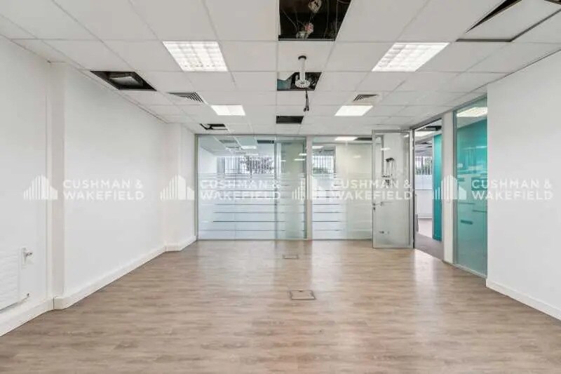Office in Levallois-Perret for sale - Interior Photo - Image 3 of 8