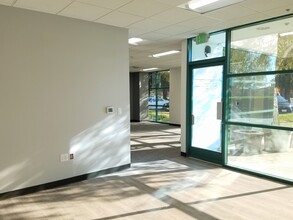 320 Campus Ln, Fairfield, CA for lease Interior Photo- Image 2 of 10