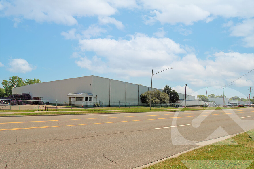 G-3367 Corunna Rd, Flint, MI for lease - Building Photo - Image 1 of 4