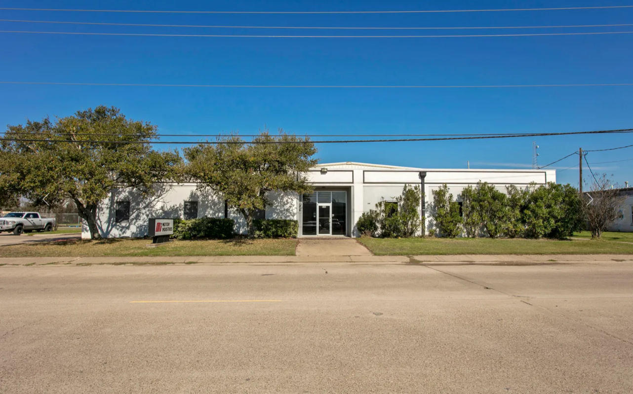 610 W Carson St, Bryan, TX for lease Building Photo- Image 1 of 11