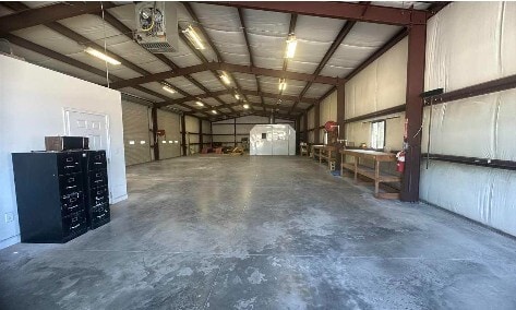 527 Cheraw St, Bennettsville, SC for sale - Interior Photo - Image 3 of 7