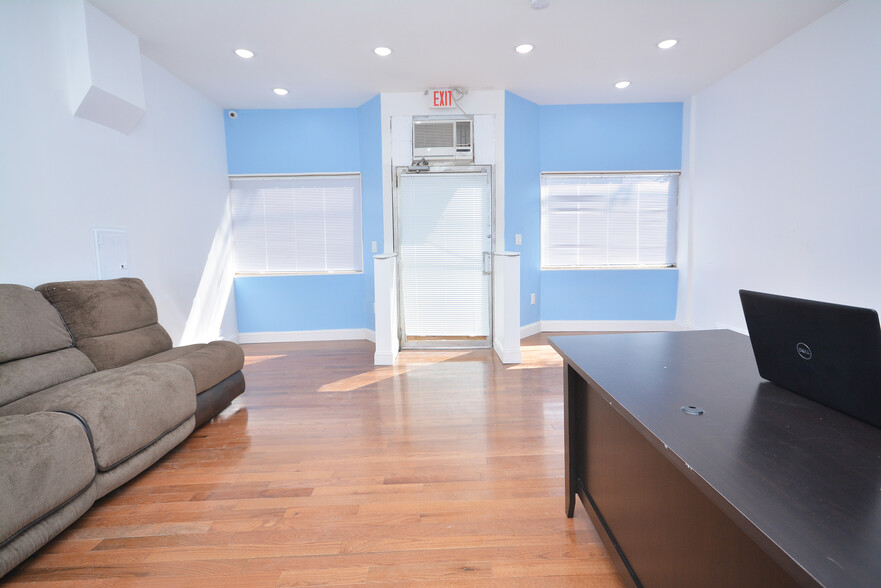 531 Kennedy Blvd, Bayonne, NJ for sale - Interior Photo - Image 1 of 1