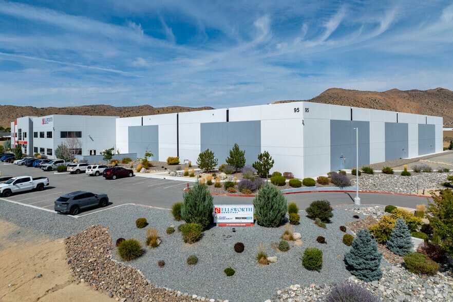 95 Distribution Dr, Spanish Springs, NV for lease - Building Photo - Image 2 of 6