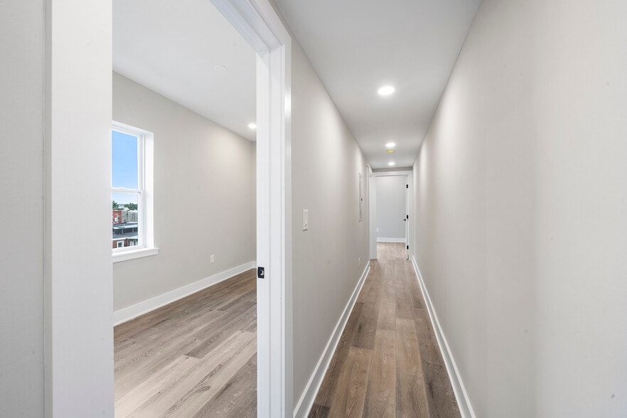 1934 W Diamond St, Philadelphia, PA for sale - Interior Photo - Image 3 of 57