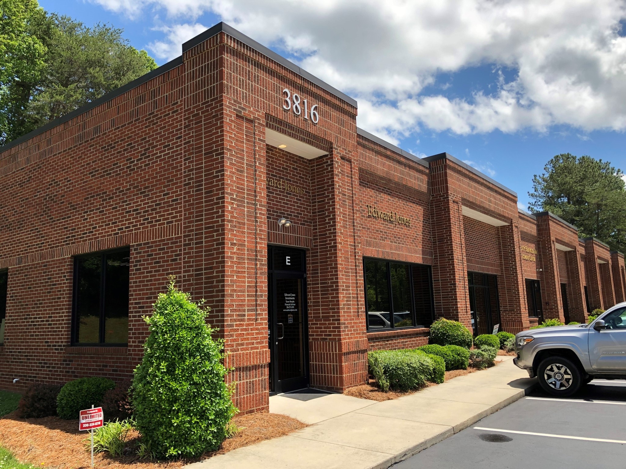 3816 N Elm St, Greensboro, NC for sale Building Photo- Image 1 of 1