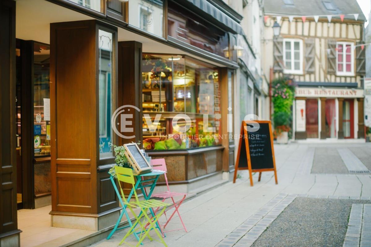 Retail in Bordeaux for sale Building Photo- Image 1 of 4