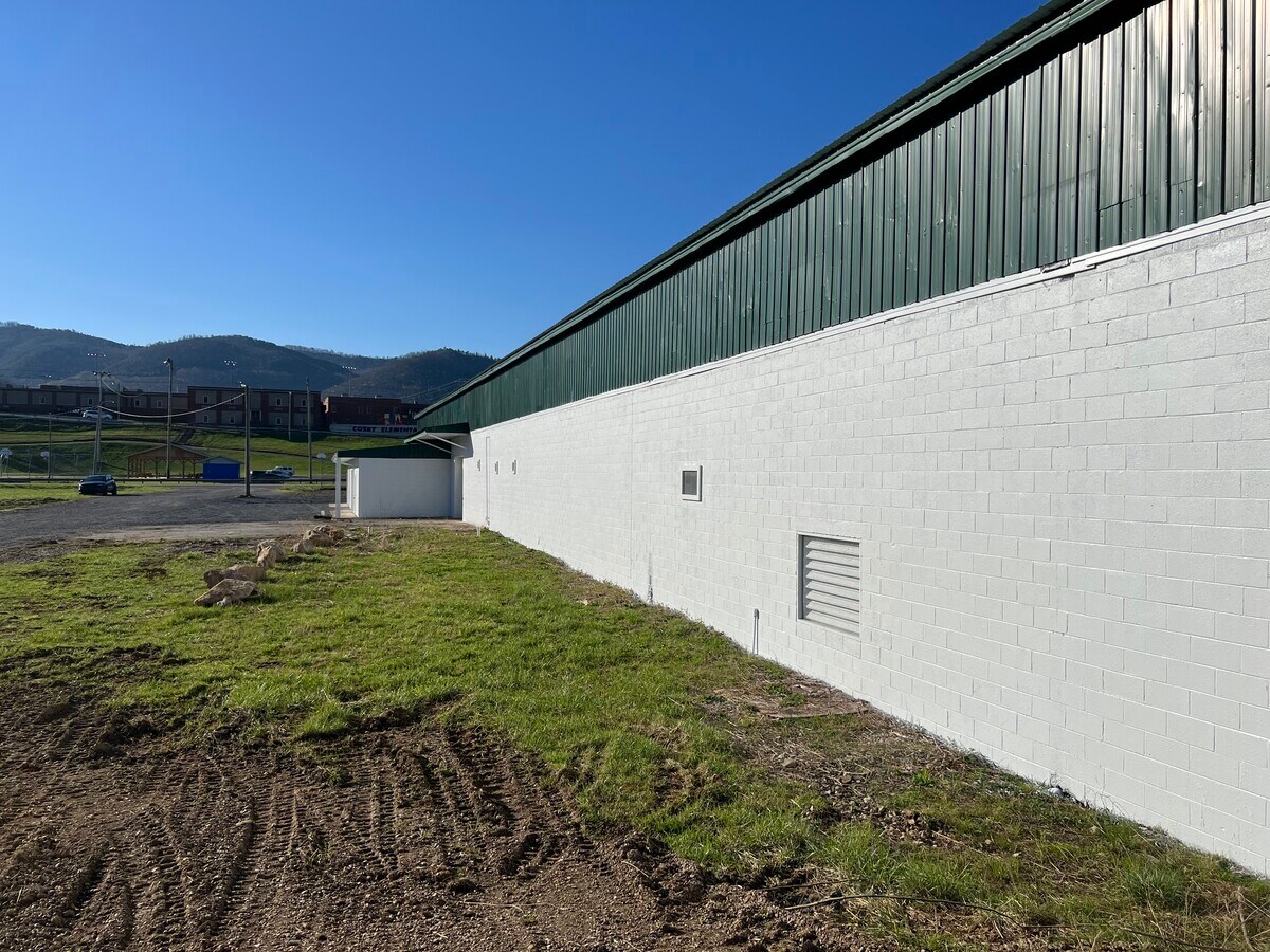 3323 Cosby Hwy, Cosby, TN 37722