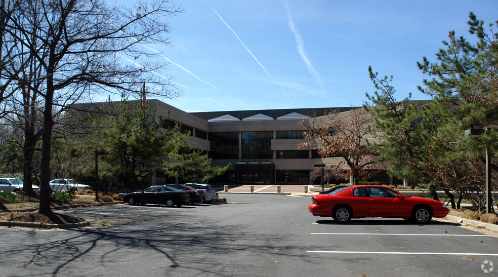 1501 Farm Credit Dr, McLean, VA for lease - Building Photo - Image 2 of 2