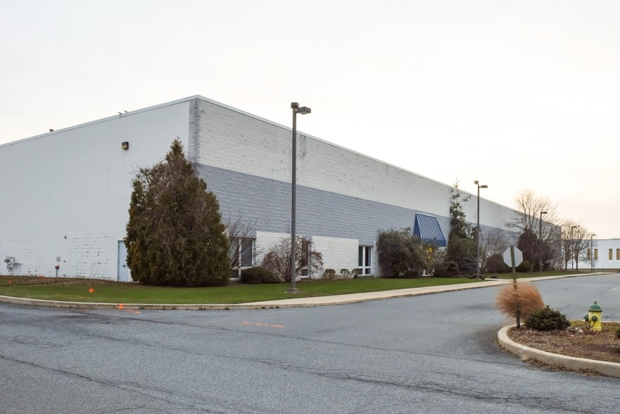 322 Ruthar Dr, Newark, DE for sale - Building Photo - Image 1 of 1