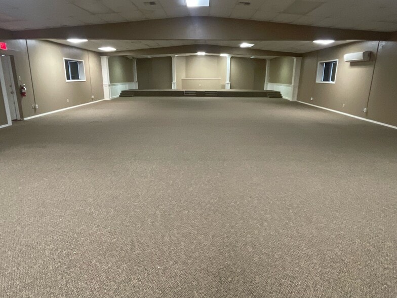 505 Elm St, Portland, TX for lease - Interior Photo - Image 2 of 7