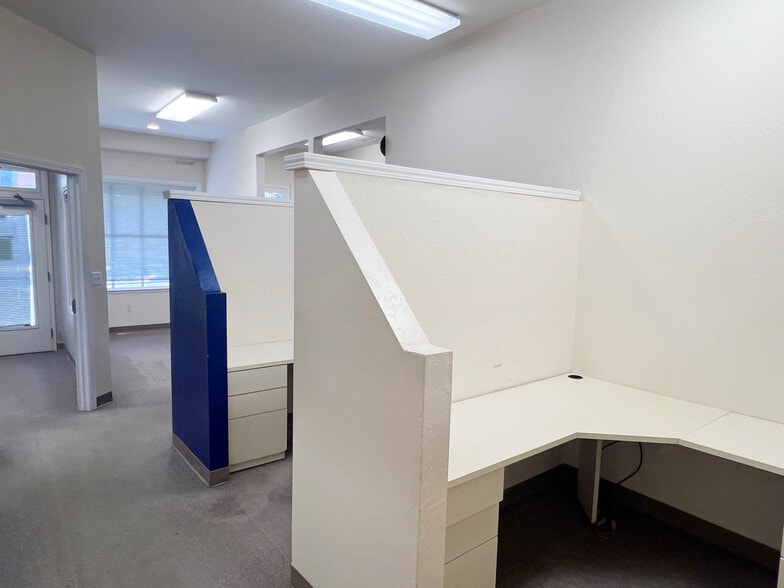 2220 Pear St, Pinole, CA for lease - Building Photo - Image 3 of 8