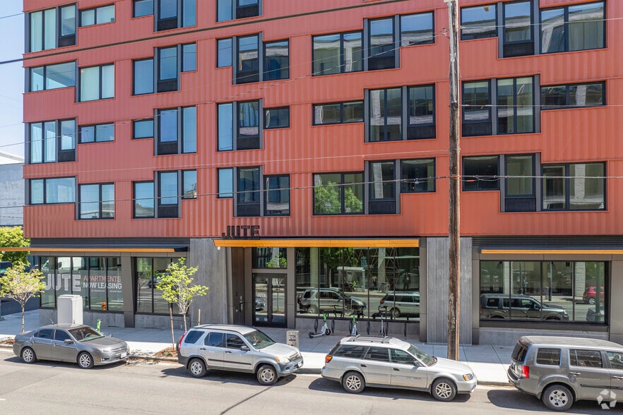 550 SE Martin Luther King Jr Blvd, Portland, OR for lease - Building Photo - Image 3 of 34