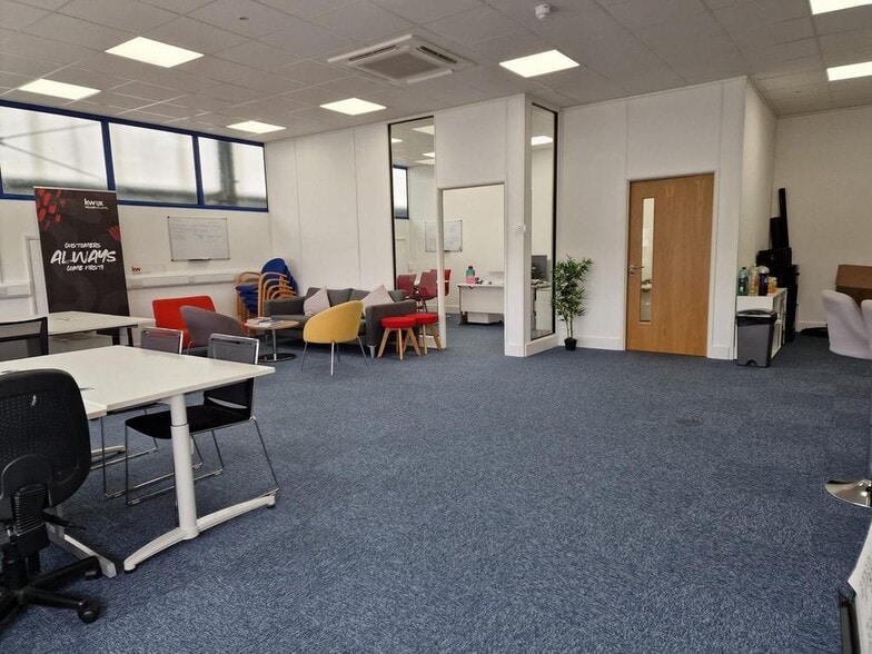 31-31A Robjohns Rd, Chelmsford for lease - Building Photo - Image 3 of 4