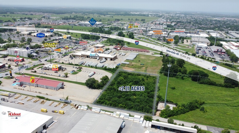 982 Metroplex Dr, Springdale, AR for sale - Building Photo - Image 1 of 6