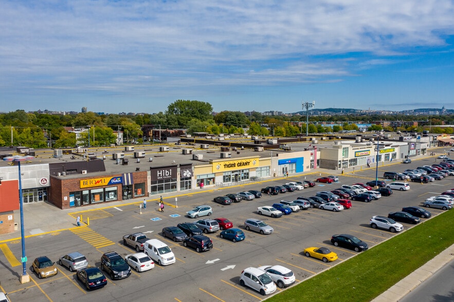 1993-2169 Boul Marcel Laurin, Montréal, QC for lease - Building Photo - Image 1 of 7