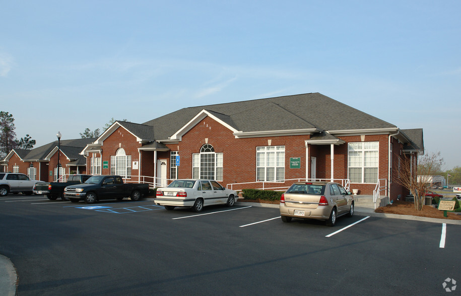 111 Mountain Brook Dr, Canton, GA for lease - Building Photo - Image 2 of 8