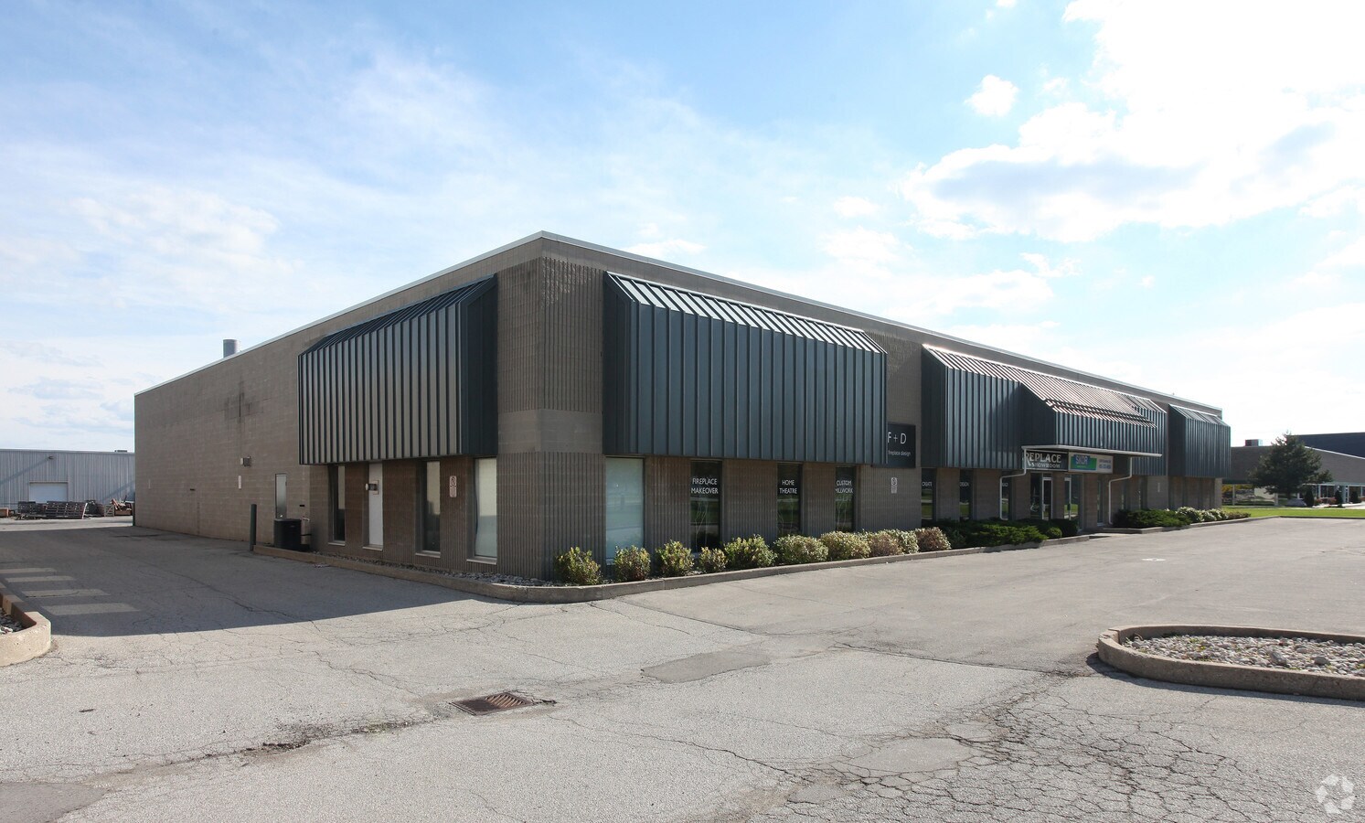 5490 Harvester Rd, Burlington, ON L7L 5V4