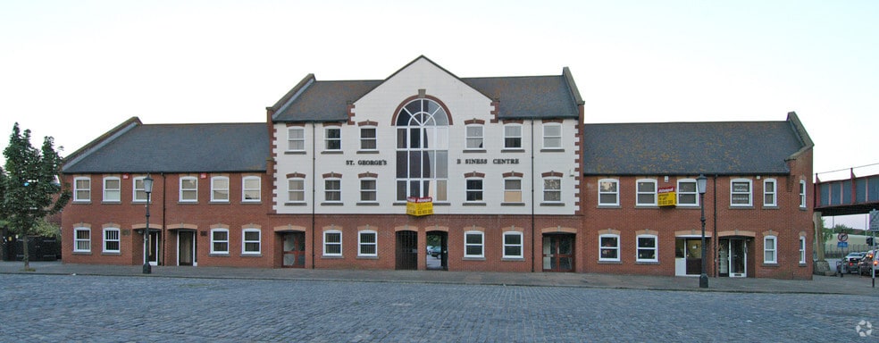 St Georges Sq, Portsmouth for sale - Primary Photo - Image 1 of 57