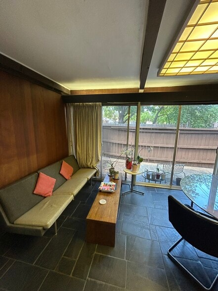 4916 Kelvin Dr, Houston, TX for lease - Building Photo - Image 3 of 14