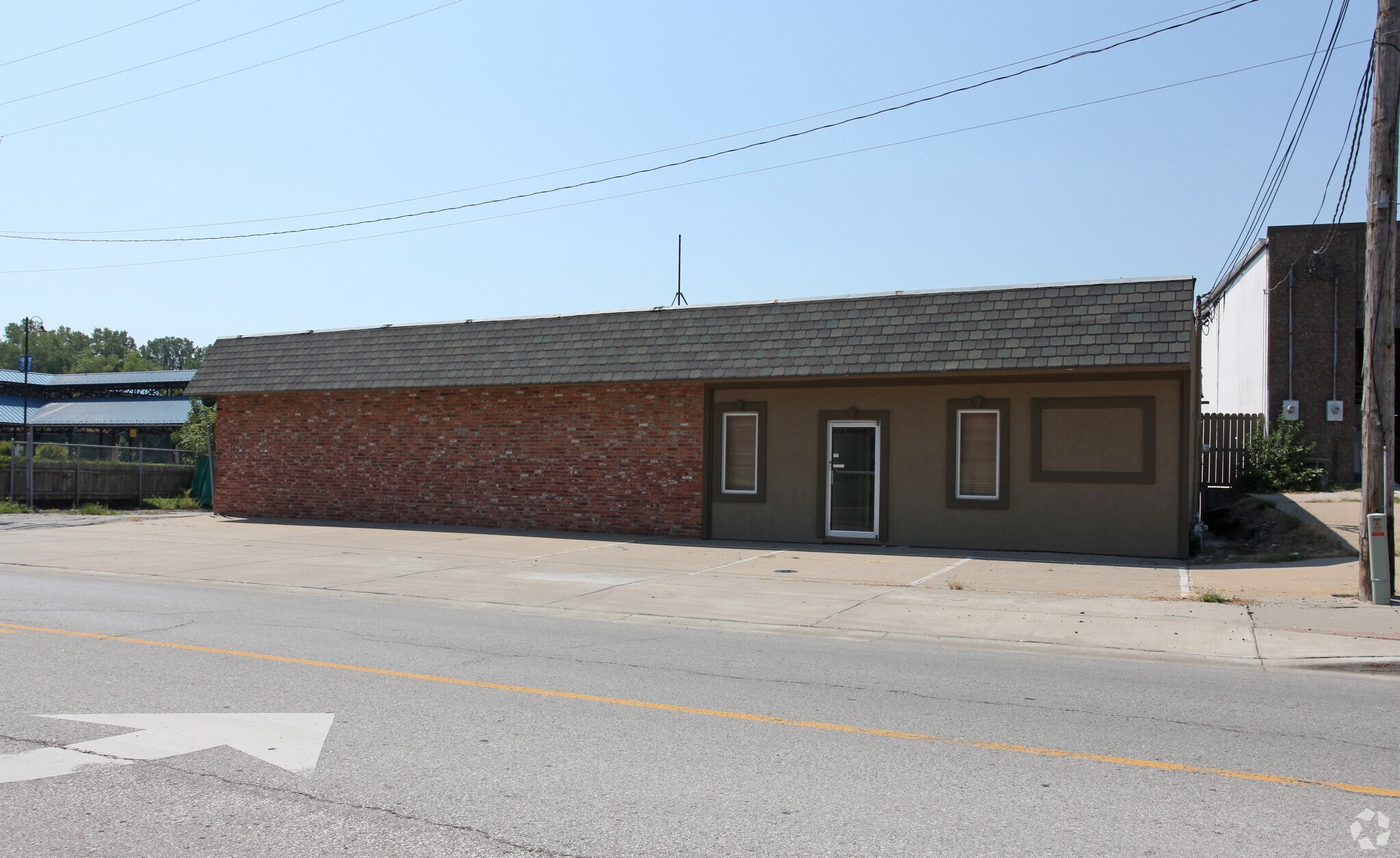 5726 Merriam Dr, Merriam, KS 66203