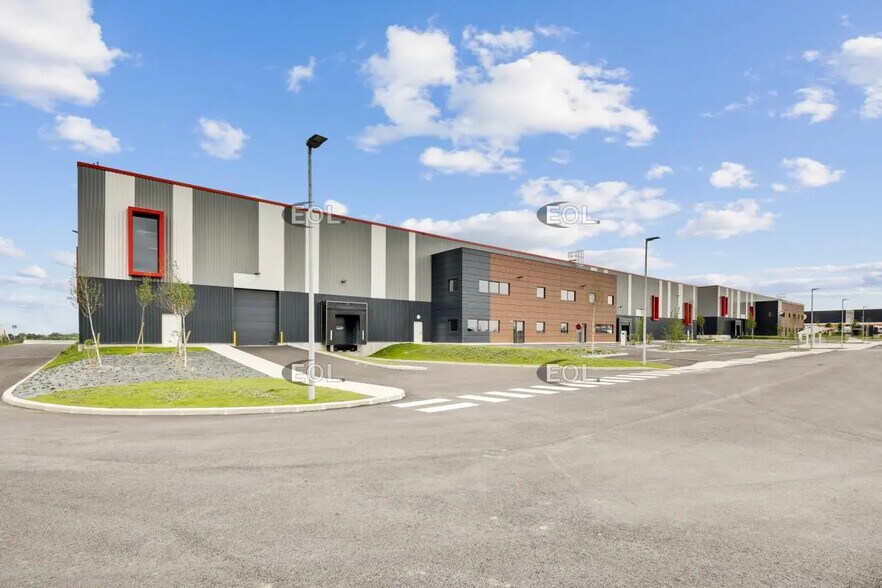 Flex in Le Thillay for lease - Building Photo - Image 3 of 9