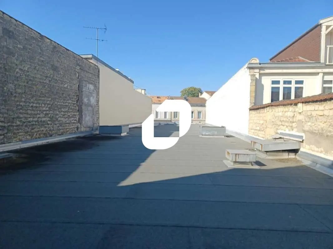 Office in Le Bouscat for sale Building Photo- Image 1 of 8