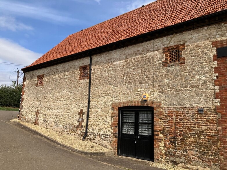 Abbey Rd, Kings Lynn for lease - Building Photo - Image 1 of 7