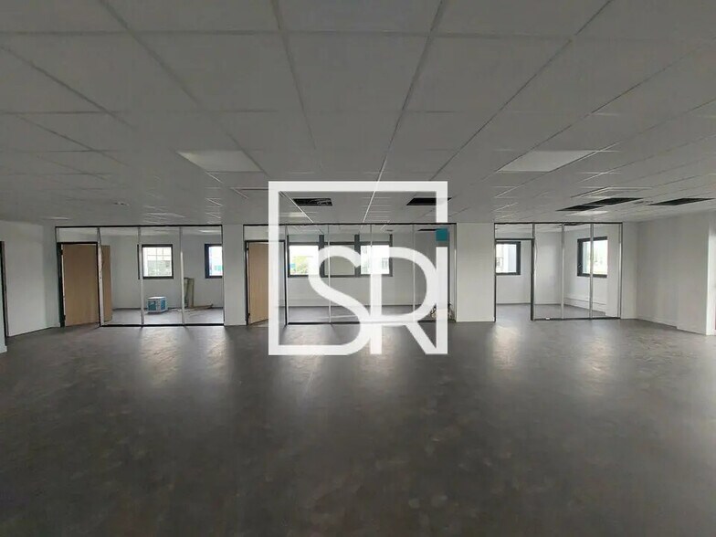 Office in Clermont-Ferrand for lease - Building Photo - Image 3 of 12