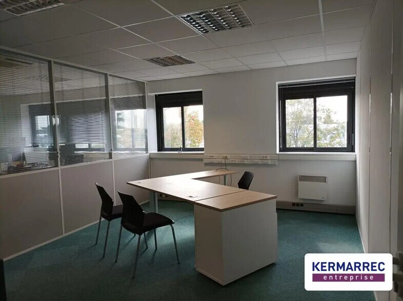 Office in Bouguenais for lease - Building Photo - Image 2 of 5