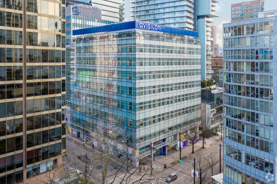 555-579 Robson St, Vancouver, BC for lease - Building Photo - Image 2 of 11