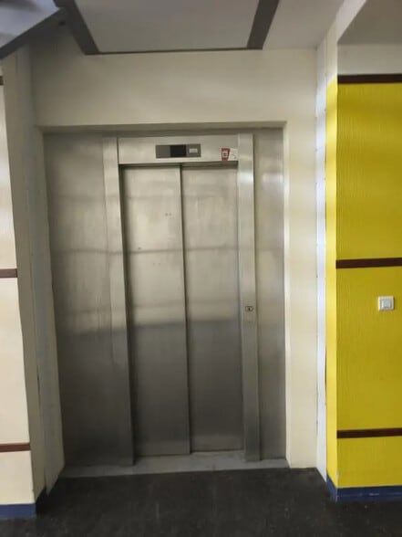 Flex in Hérouville-Saint-Clair for sale - Building Photo - Image 2 of 7