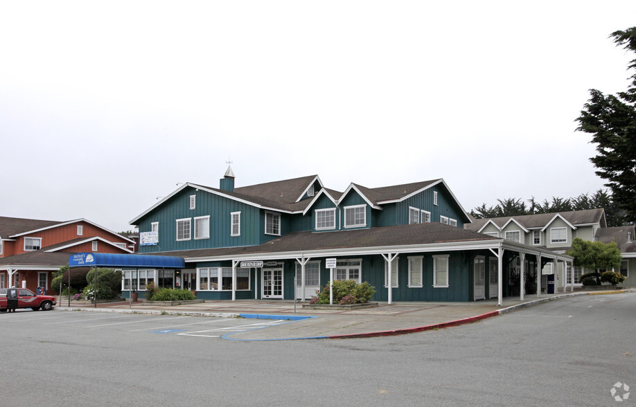 225 Cabrillo Hwy S, Half Moon Bay, CA for lease - Building Photo - Image 2 of 6