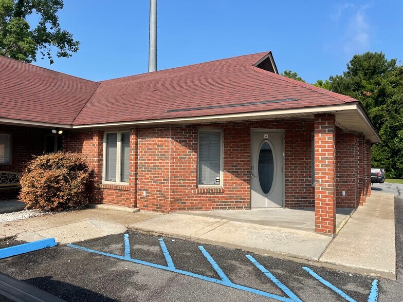 3844 Leeds Ave, North Charleston, SC for lease - Building Photo - Image 1 of 12