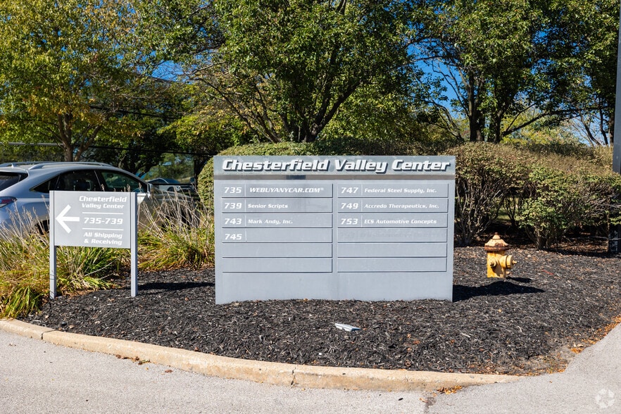 735-753 Goddard Ave, Chesterfield, MO for lease - Building Photo - Image 2 of 4