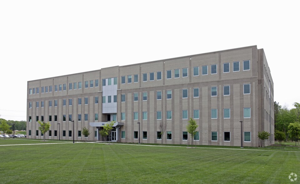 300 Exploration Way, Hampton, VA for sale - Primary Photo - Image 1 of 1