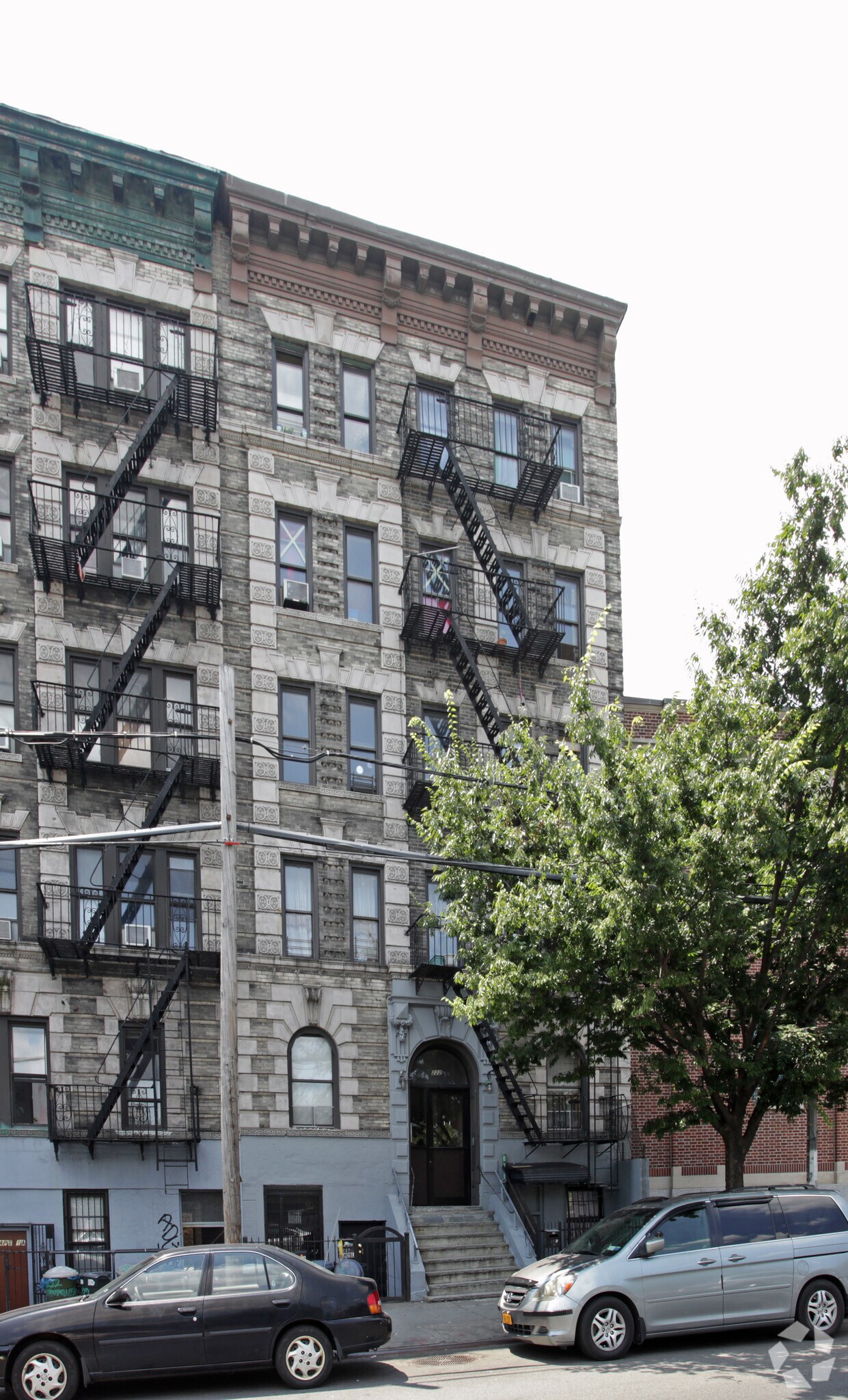 222 Metropolitan Ave, Brooklyn, NY for sale Primary Photo- Image 1 of 1