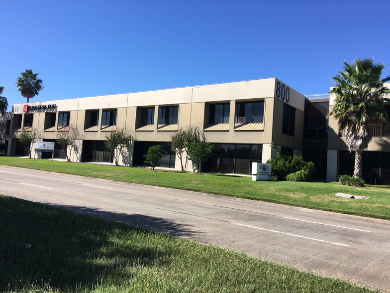 800 W Sam Houston Pky S, Houston, TX for lease - Building Photo - Image 1 of 2