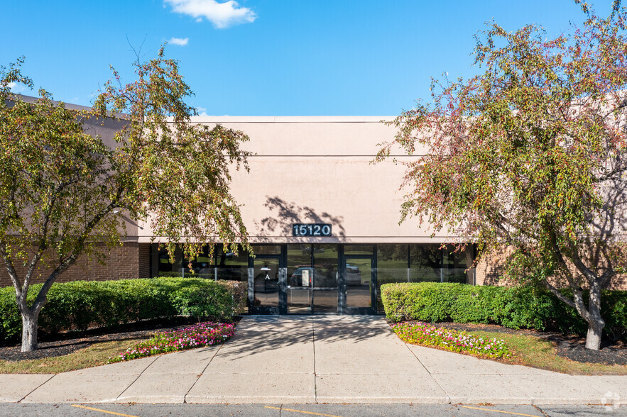 15120 N Commerce Dr N, Dearborn, MI for lease - Building Photo - Image 2 of 6