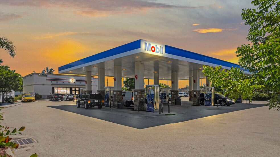 2977A Cleveland Ave, Fort Myers, FL for sale - Building Photo - Image 1 of 7