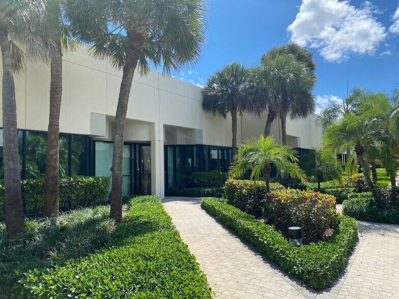 902 clint moore Rd, Boca Raton, FL for lease - Building Photo - Image 3 of 5